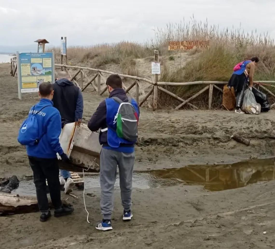 Torre Flavia, al via la maxi pulizia