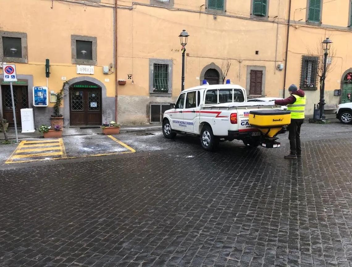 Primi fiocchi di neve e allerta ghiaccio