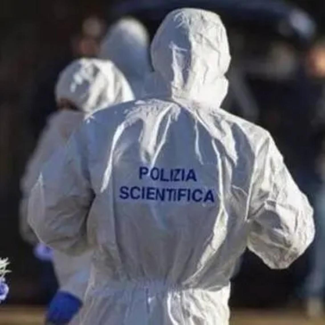 Cadavere in spiaggia: giallo sul lungomare