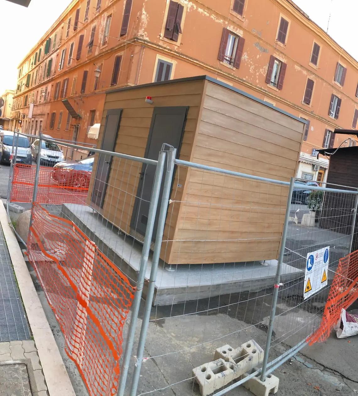 Mercato, installati i bagni: ora il restyling