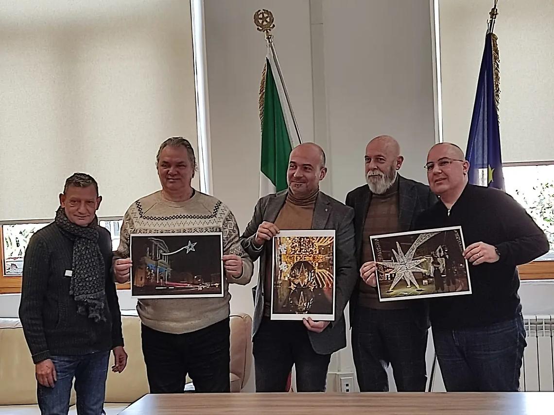 ''Illumina il tuo Natale'', premiati i tre scatti vincitori