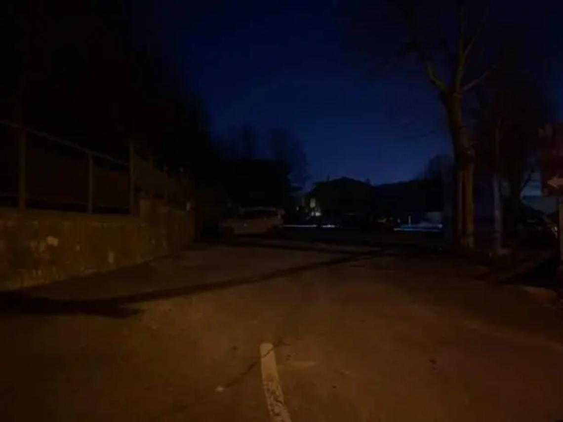Strade di Allumiere lasciate al buio: sicurezza a rischio