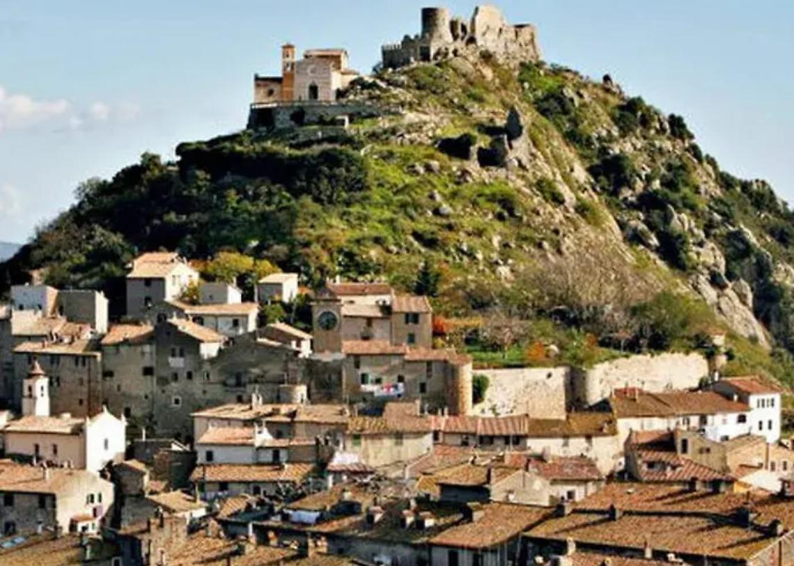 Dieci anni fa la scomparsa del medico e dirigente del Tolfa calcio Vittorio Mesolella