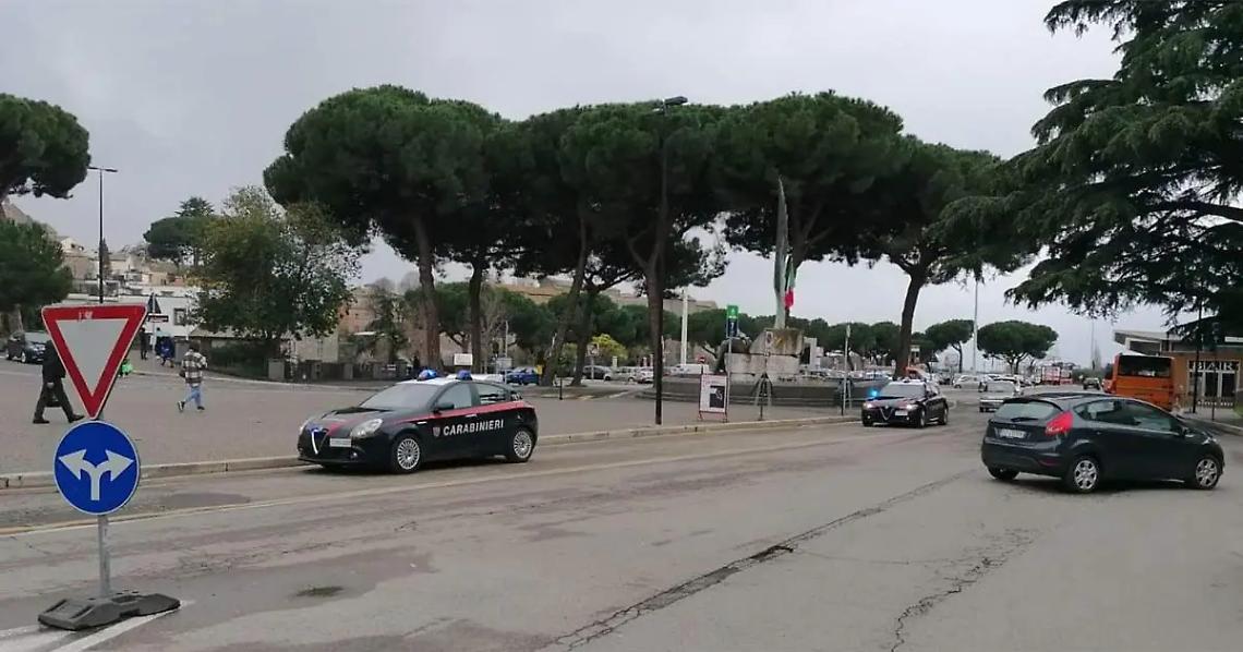Viterbo: sorpreso a spacciare al Sacrario, 18enne ai domiciliari