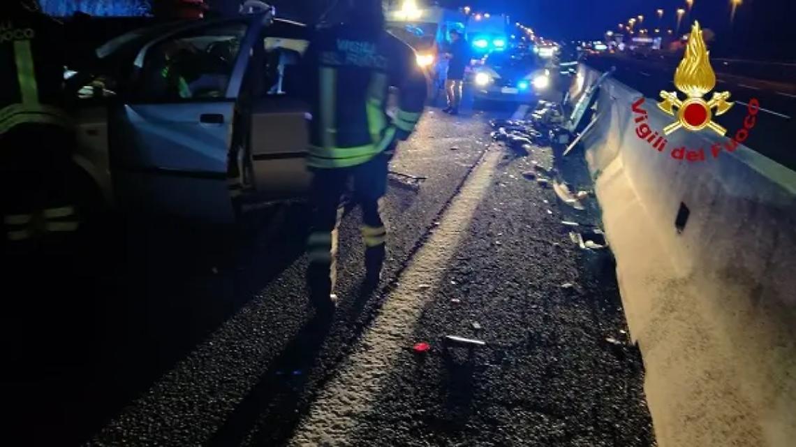 Cinque feriti in un incidente sull'A1, tre sono stati trasportati a Belcolle