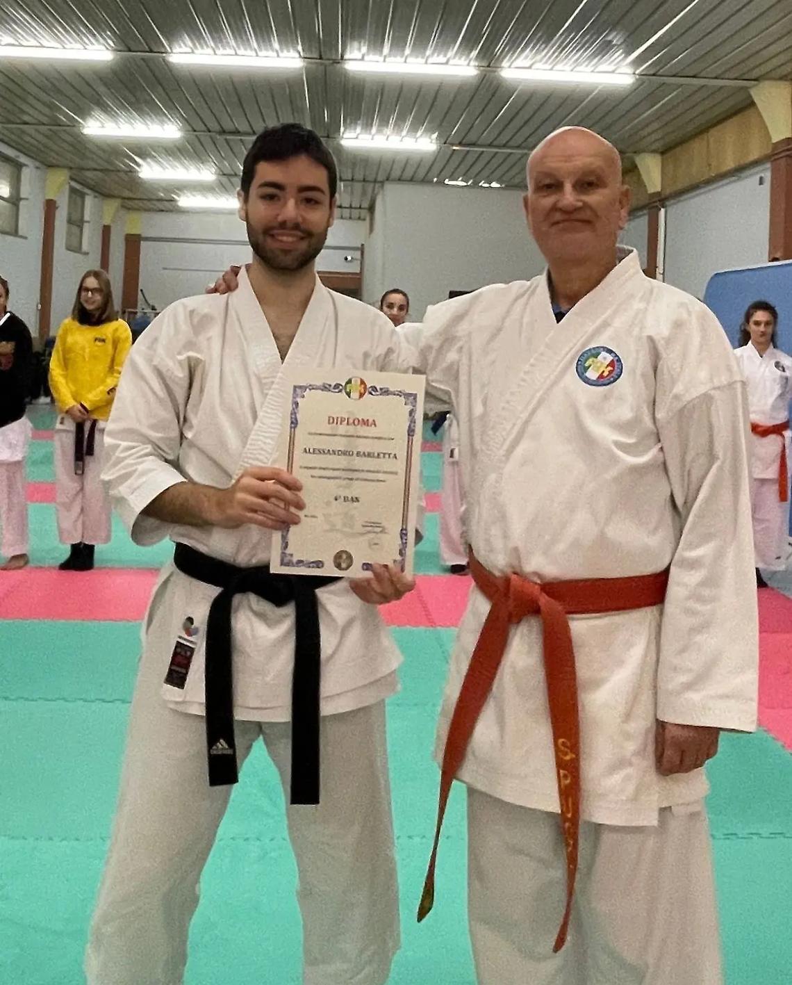 Alessandro Barletta ha ricevuto il diploma di cintura nera 4&deg; dan