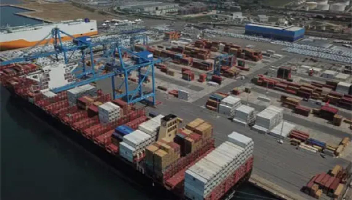 Incidente sul lavoro al porto di Civitavecchia: morto un giovane operaio