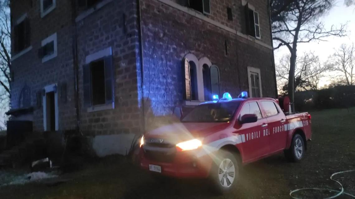 Villetta in fiamme nell&rsquo;oasi Wwf di Pian Sant'Angelo