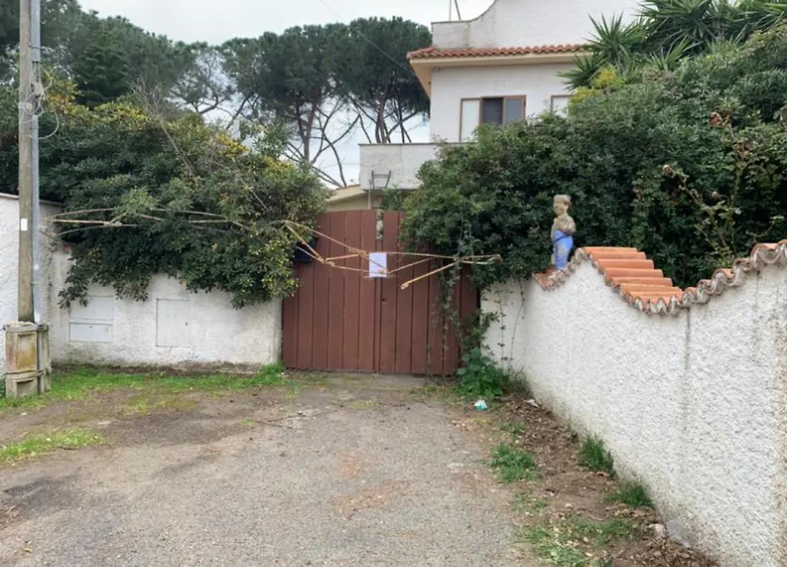 Tarquinia, Stefano Mecarini tenta di togliersi la vita, la madre anziana trovata cadavere