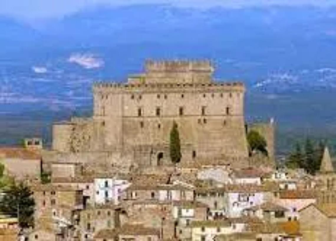 Il consiglio si riunisce in seduta straordinaria