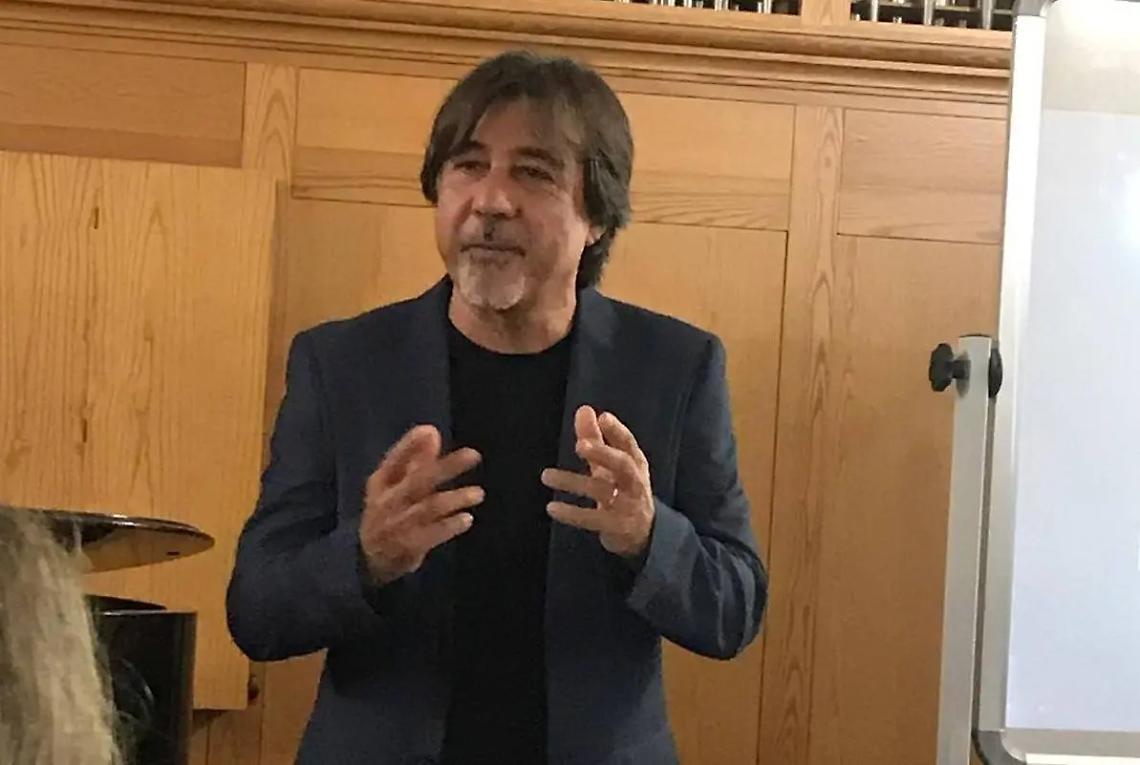 &ldquo;Ti racconter&ograve;&rdquo;, Camilletti canta il fenomeno