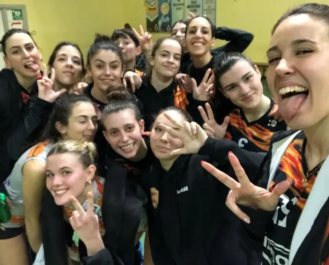 La Comal vince e sale al terzo posto