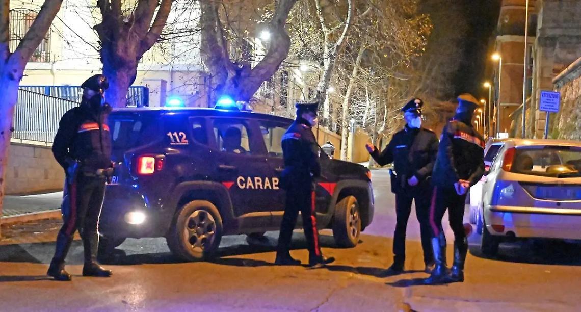 Trovato un proiettile nel bagno della scuola: indagini dei carabinieri