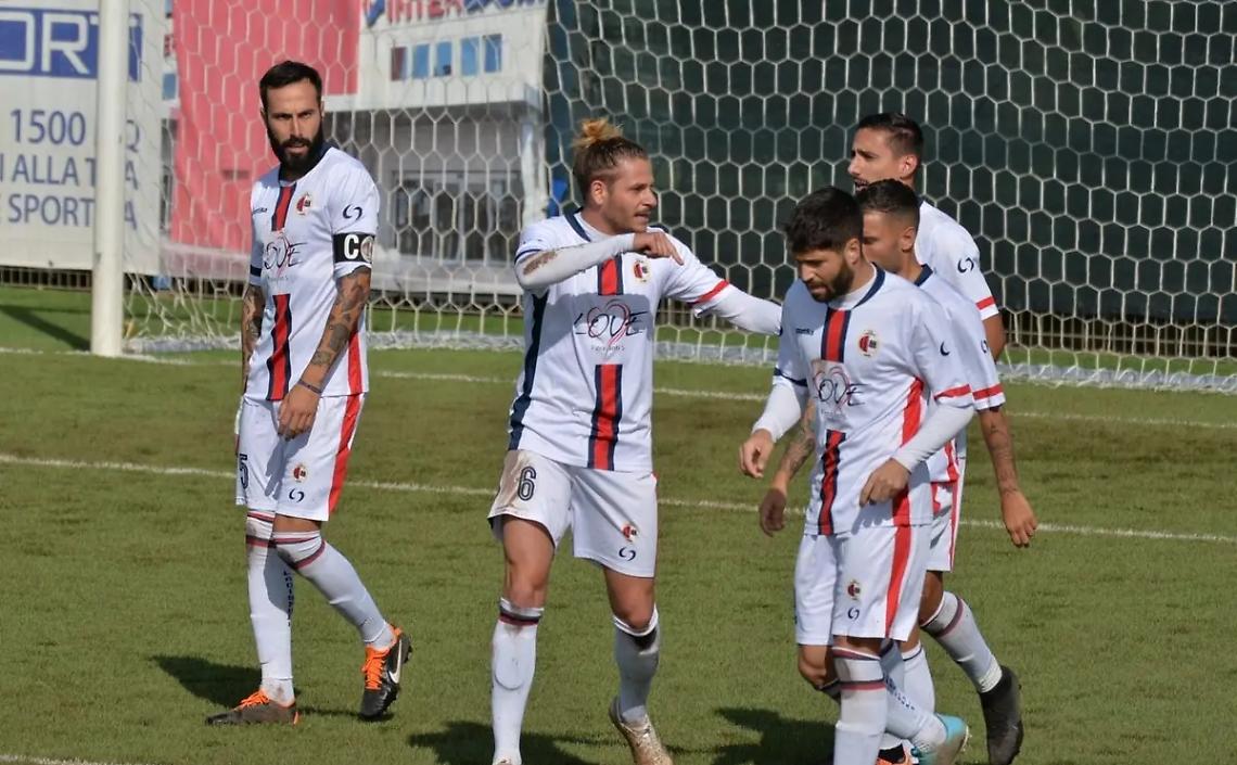 Ladispoli, non basta una doppietta di Colace: con la V3 Maccarese finisce 2-2