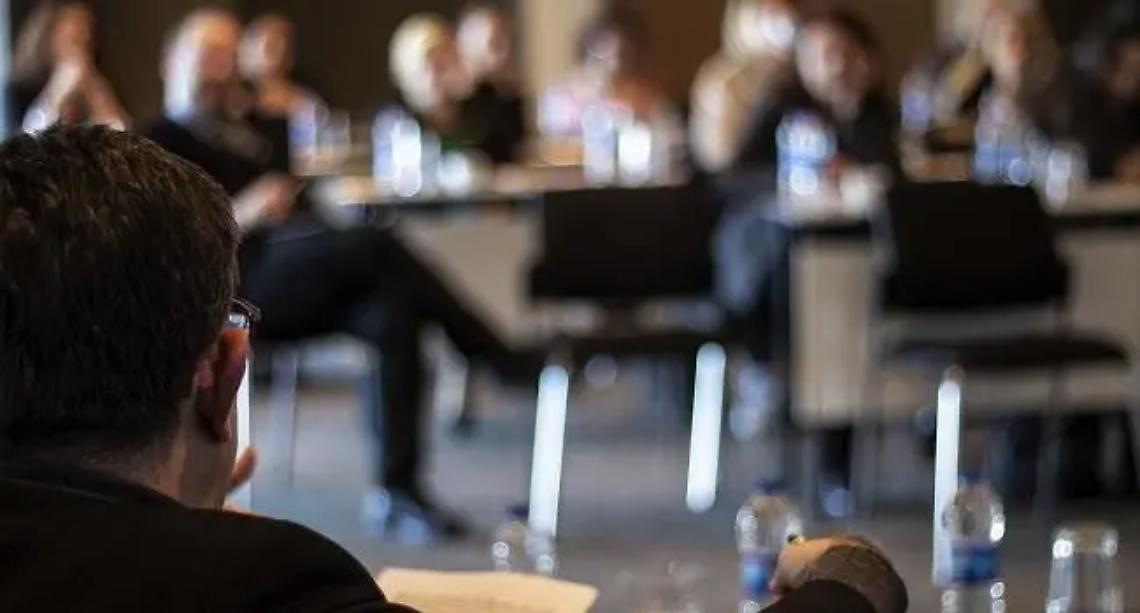 Concorso alle battute finali con polemica