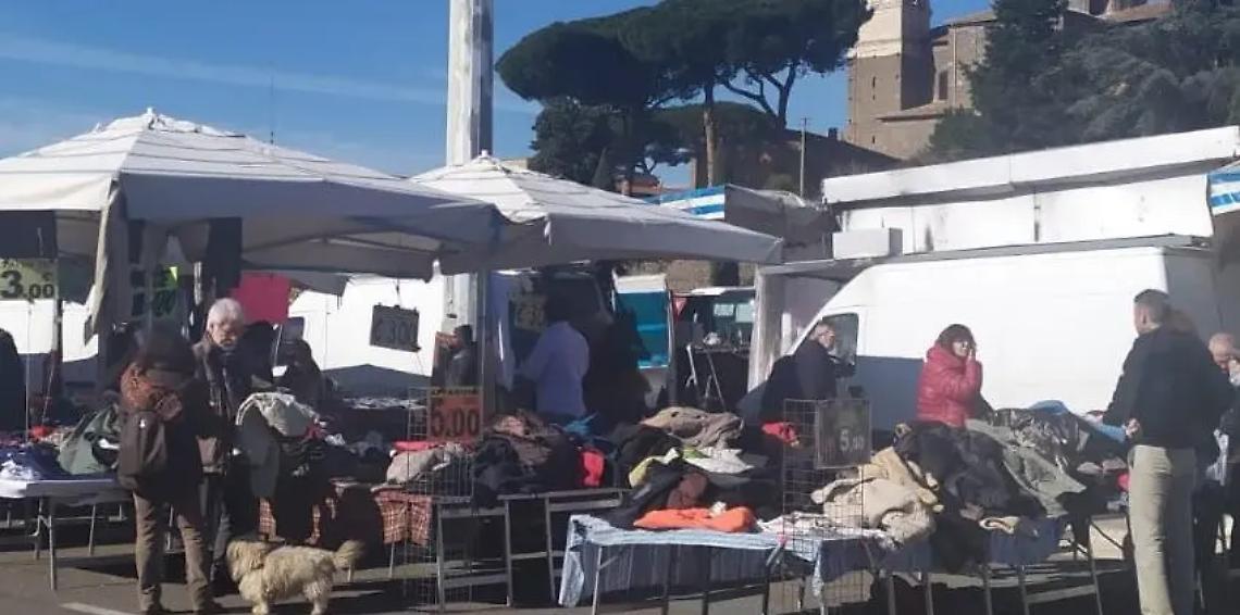 Mercato del sabato: n&eacute; piazza della Rocca n&eacute; Valle Faul, il veto di FdI