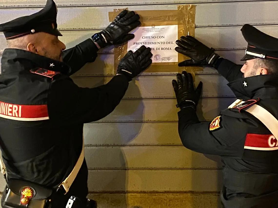 Ladispoli: sigilli a due bar del centro