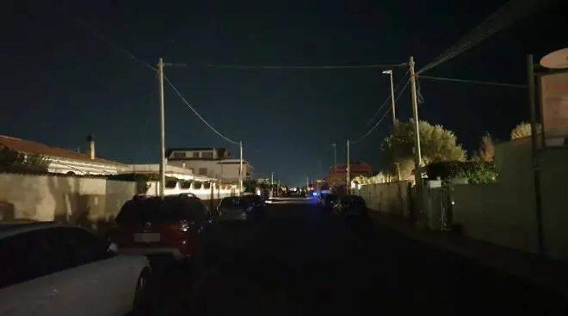 Viale di Focene ancora al buio: &laquo;Paghiamo per tratti di oscurit&agrave;&raquo;