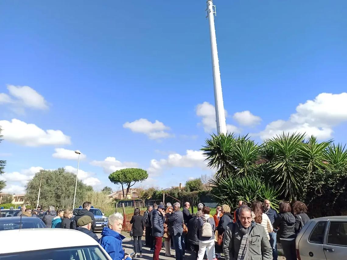 Corteo contro l&rsquo;antenna di via dei Prati