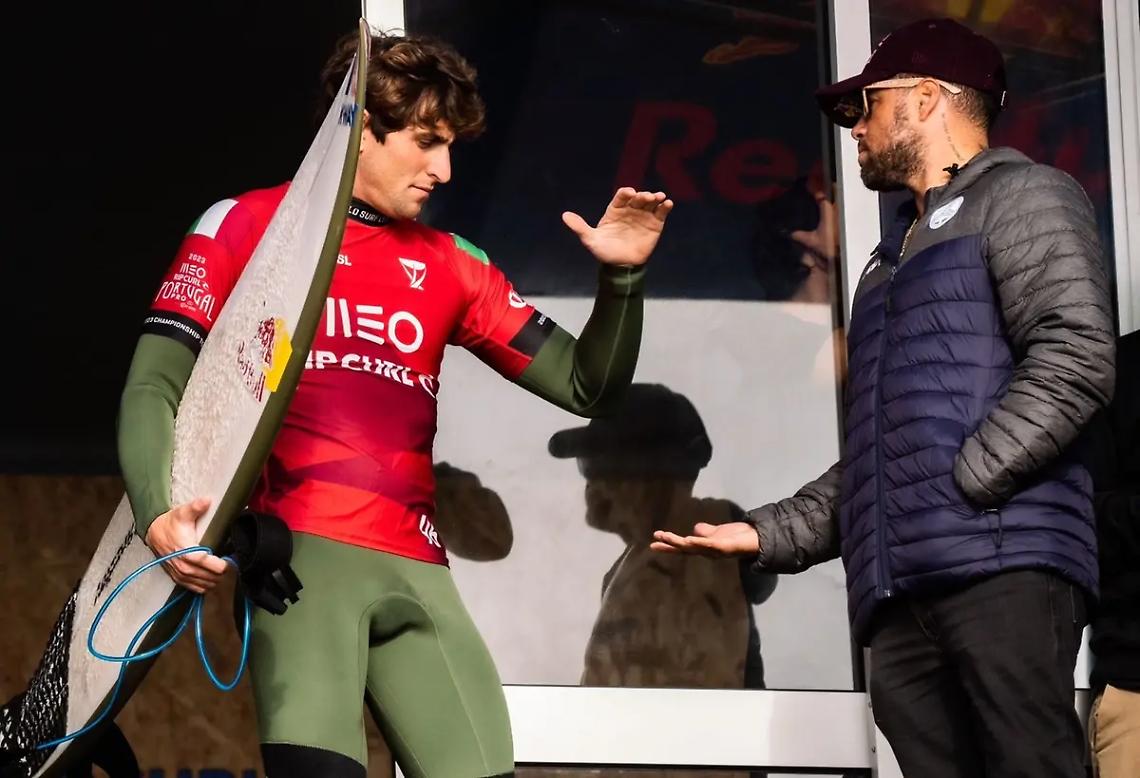 La visita del campione di surf, Leonardo Fioravanti a Palo