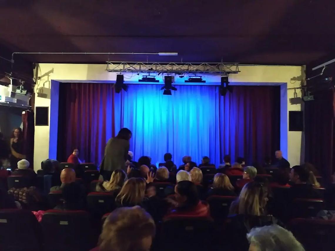 Teatro nuovo sala Gassman, sul palco due commedie da non perdere