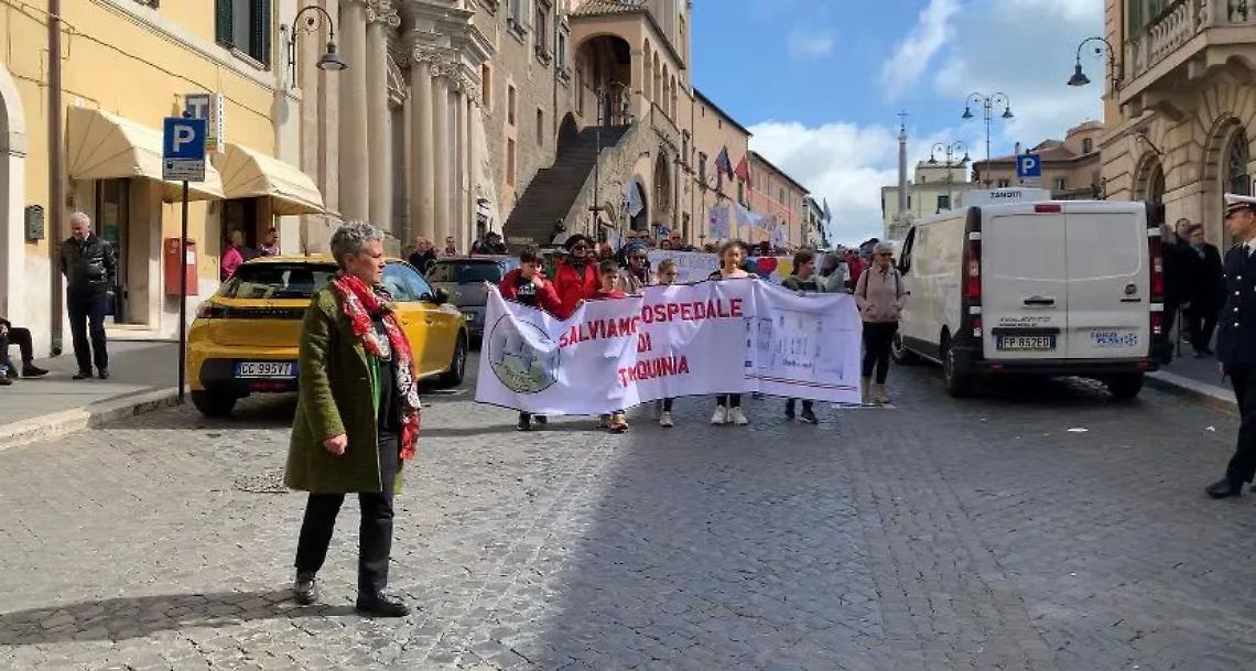 &laquo;Gi&ugrave; le mani dall&rsquo;ospedale di Tarquinia&raquo;