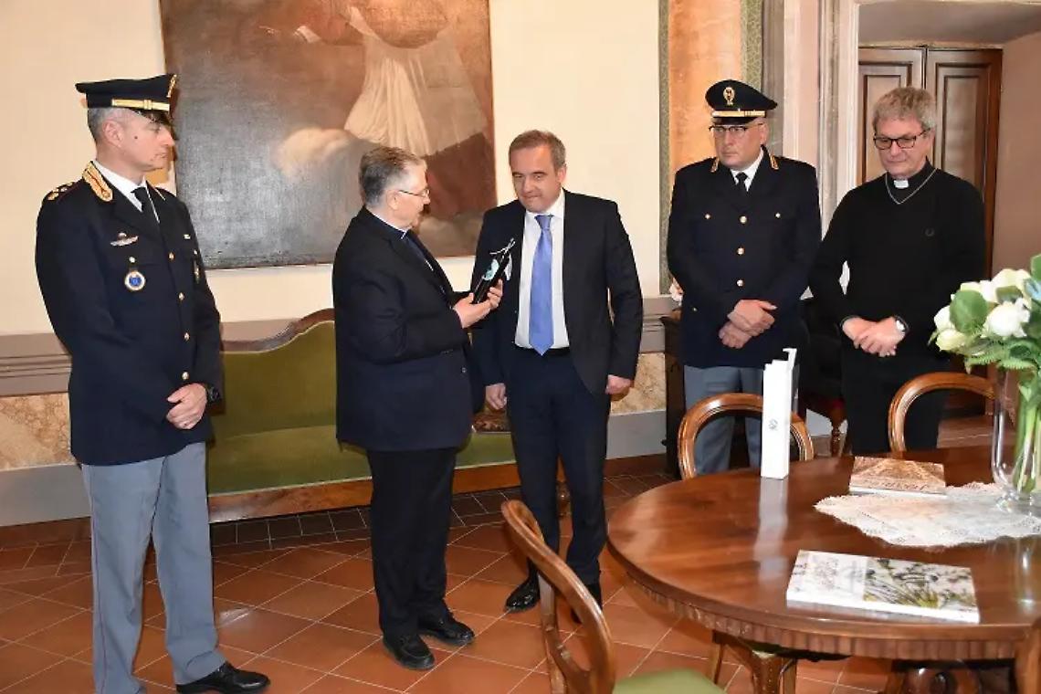 Le Diocesi ricevono l&rsquo;olio degli ulivi di Capaci