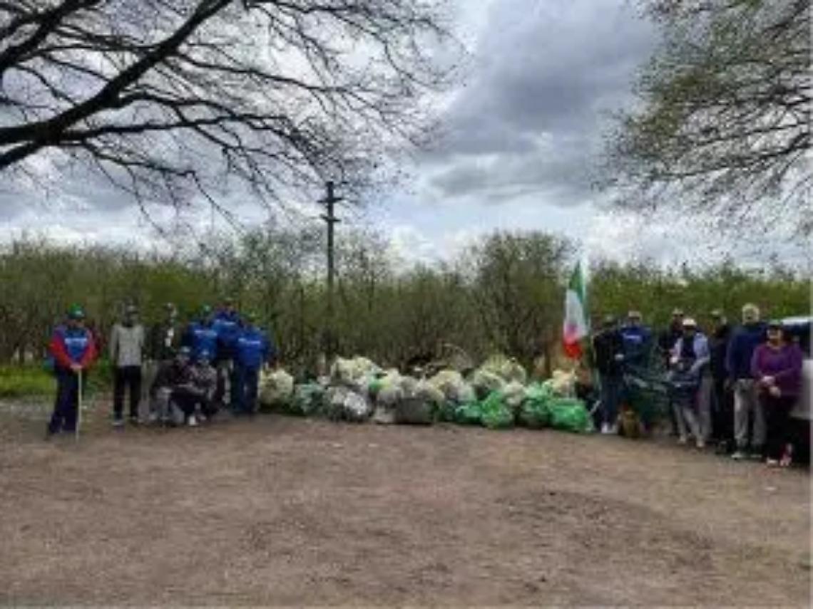 Al bosco di Monte Fogliano raccolti sanitari, mobili e tanta plastica