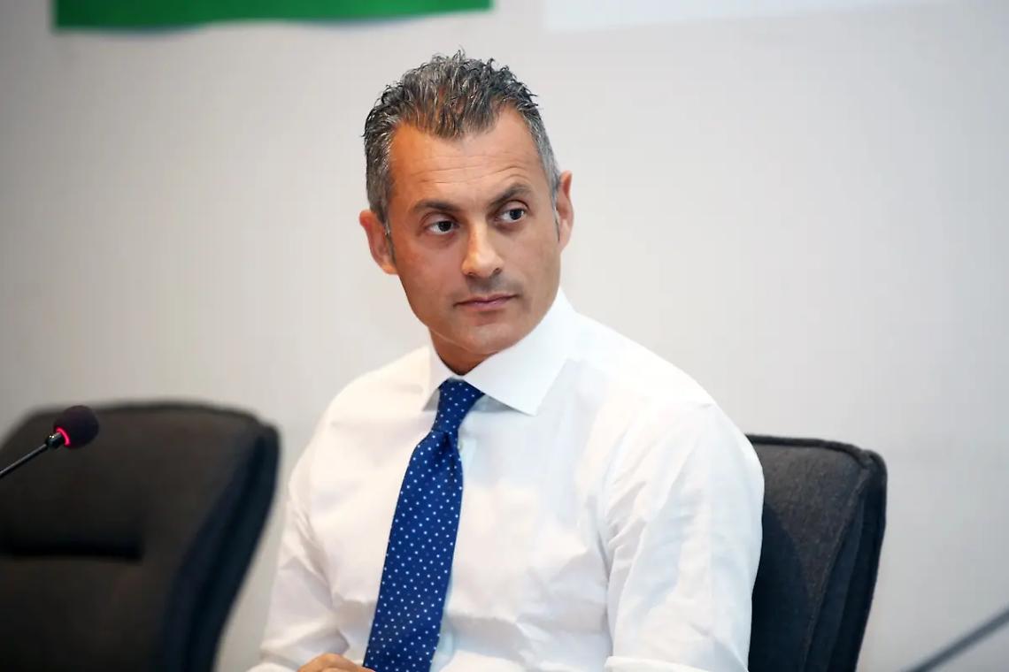 Enav, Monti: &laquo;Non posso perdere questo treno&raquo;