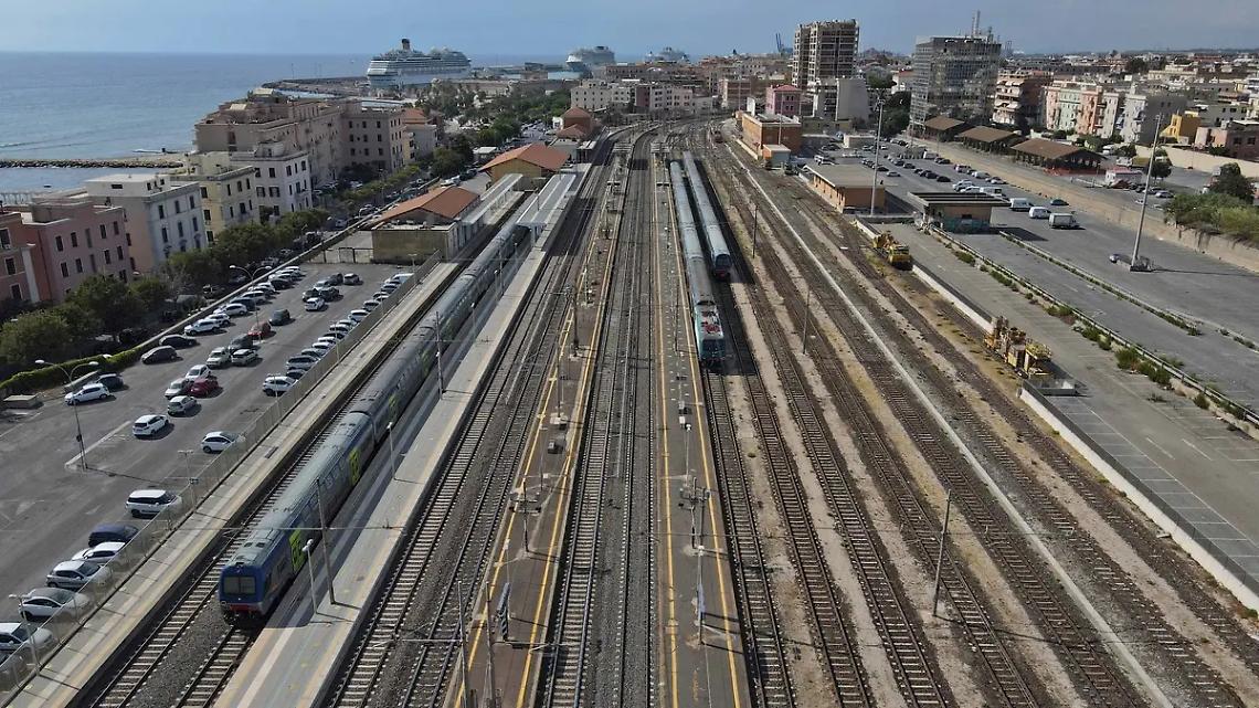 Stazione ferroviaria, restyling ancora lontano