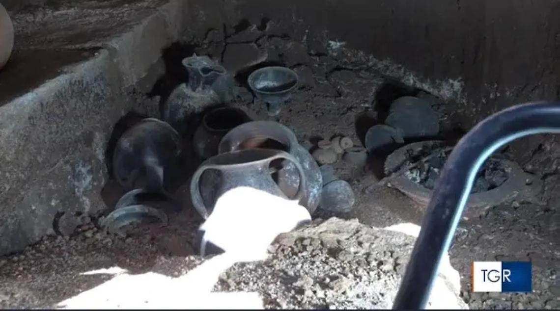 Montalto, iniziate le indagini analitiche sul corredo della &ldquo;Tomba della Signora etrusca&rdquo;