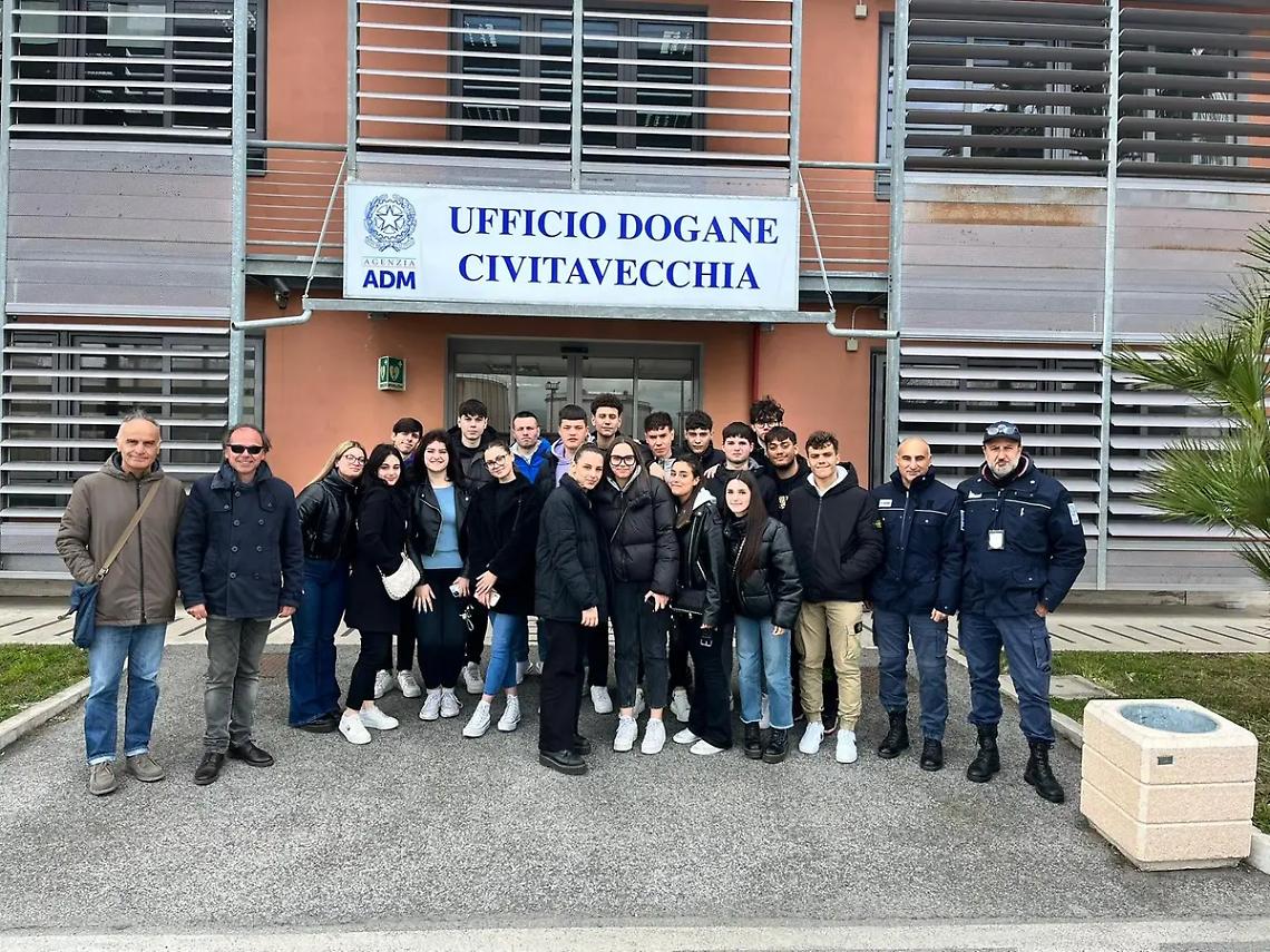 Un giorno in Dogana per gli alunni del Baccelli