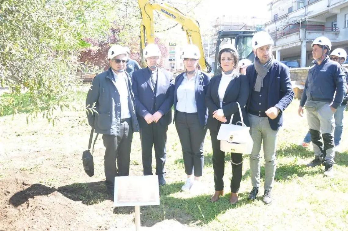 Un leccio e una targa in memoria di Franco Flavio Visinoni