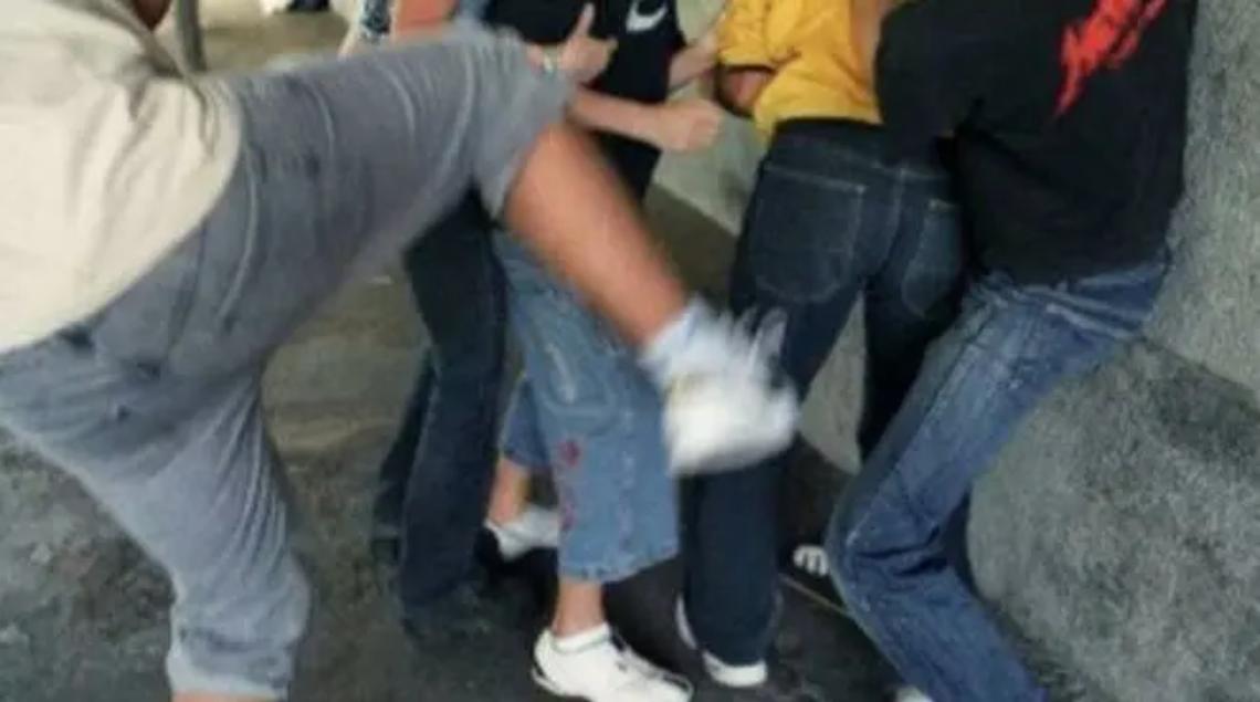 Un&rsquo;altra rissa sul lungomare: agente ferito