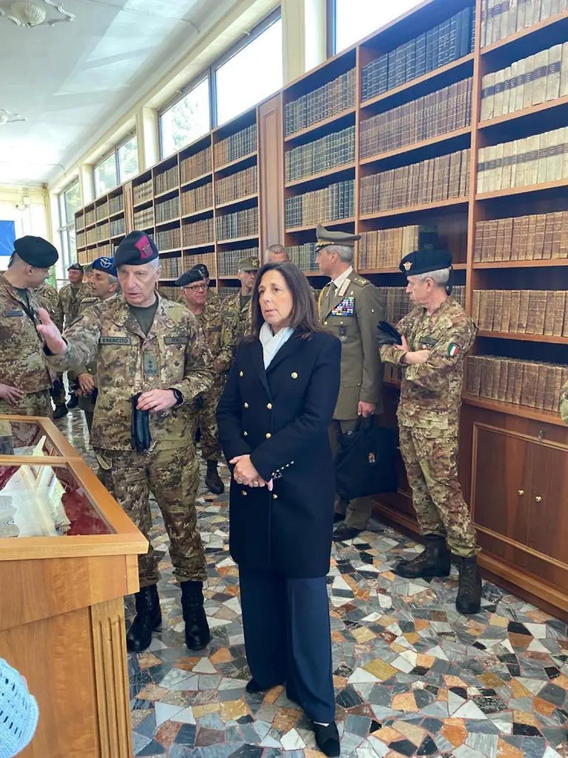 Difesa, Rauti in visita al Cesiva di Civitavecchia