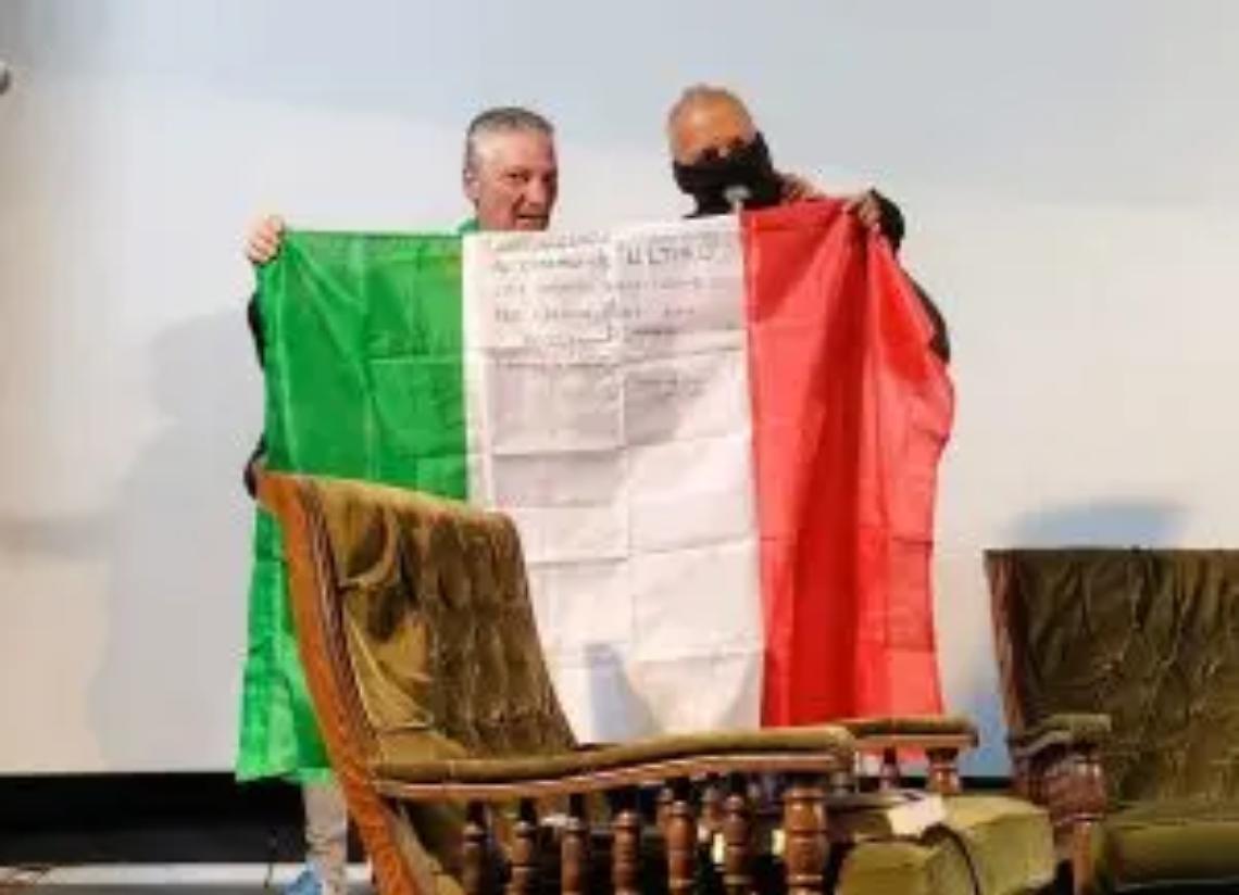 Dark side, bagno di folla per il capitano Ultimo