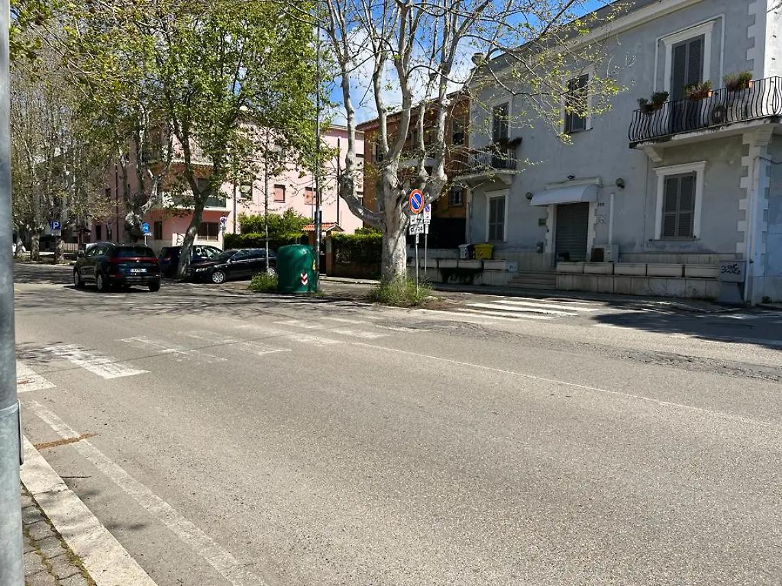 Viale Baccelli, strisce pedonali invisibili