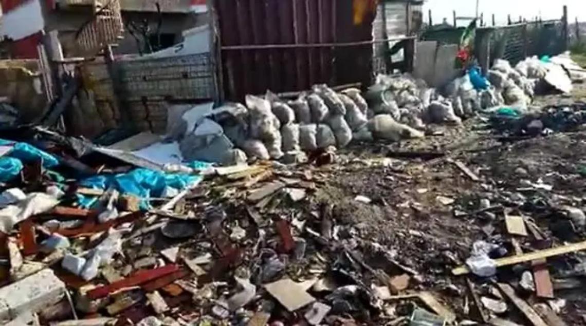 Roghi tossici e rifiuti: scempio senza fine