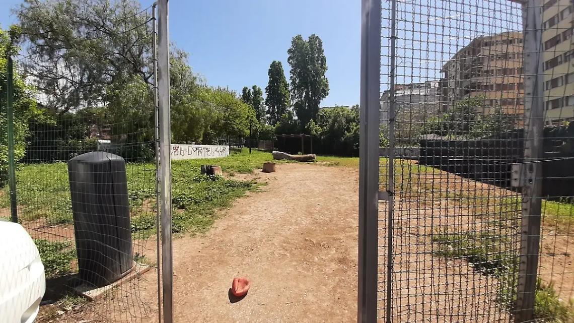 Dog park in bal&igrave;a degli incivili e cani sciolti a due passi dai giochi dei bimbi