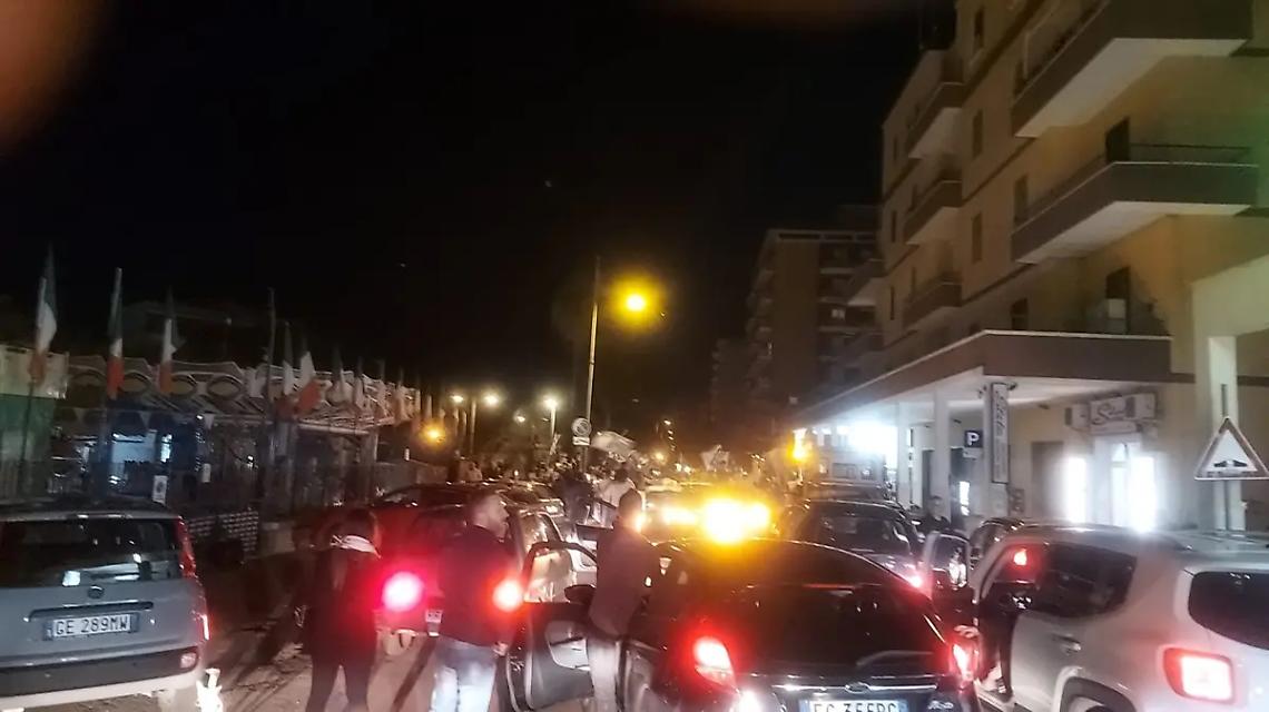 Festa per lo scudetto e via Ancona va in tilt