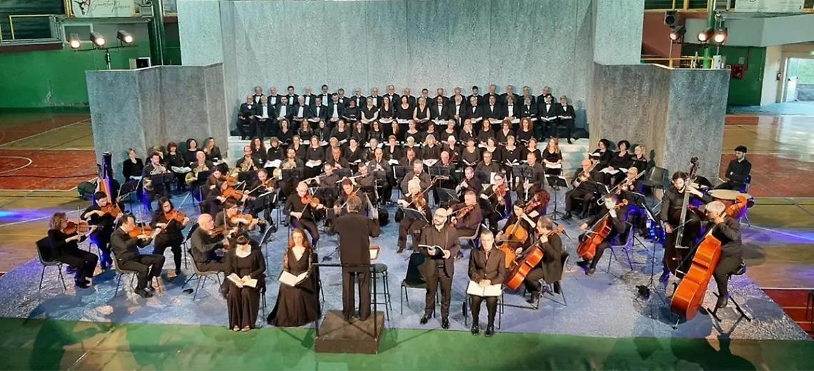 Santa Marinella, partecipazione al Palazzetto dello sport per il concerto di primavera