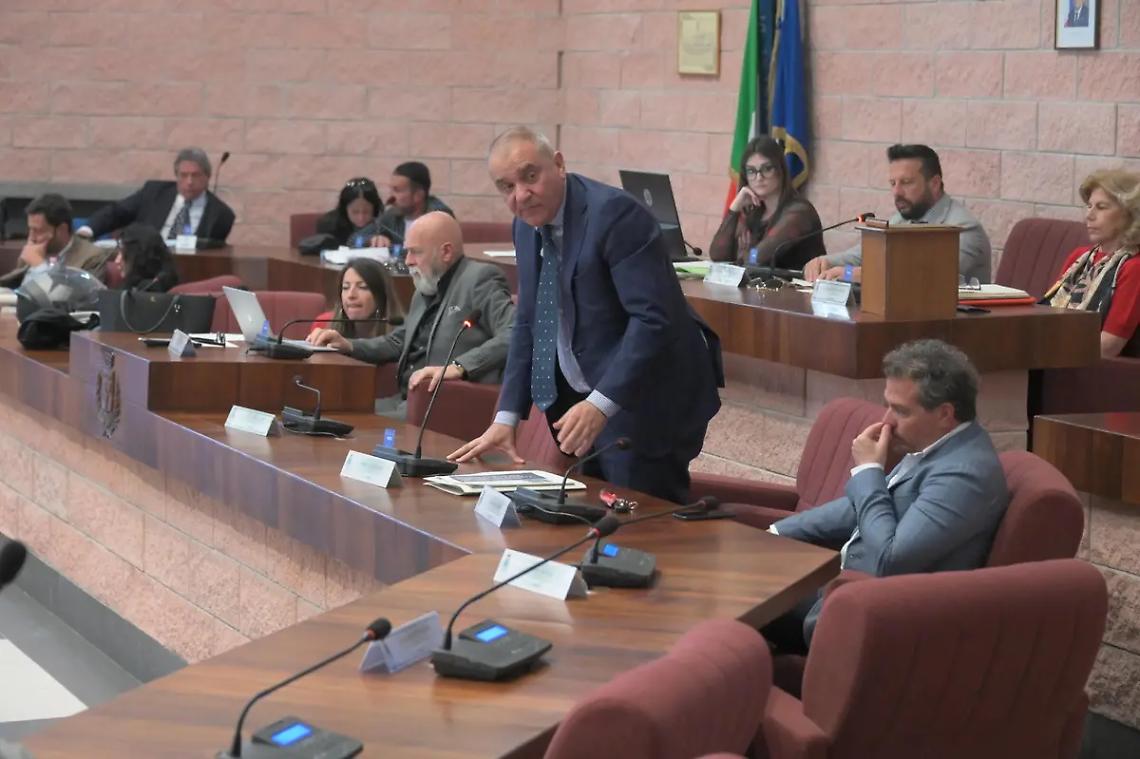 M5S: &laquo;Citt&agrave; ostaggio di un sindaco fornaio&raquo;