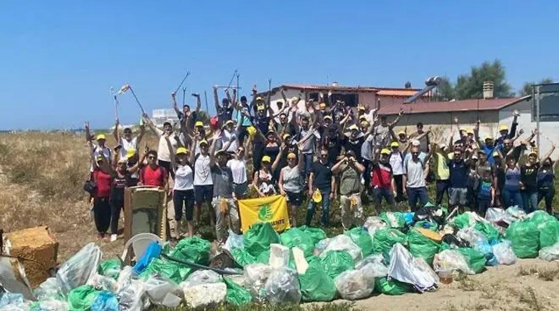 &ldquo;Spiagge e fondali puliti&rdquo;: la campagna di volontariato di Legambiente