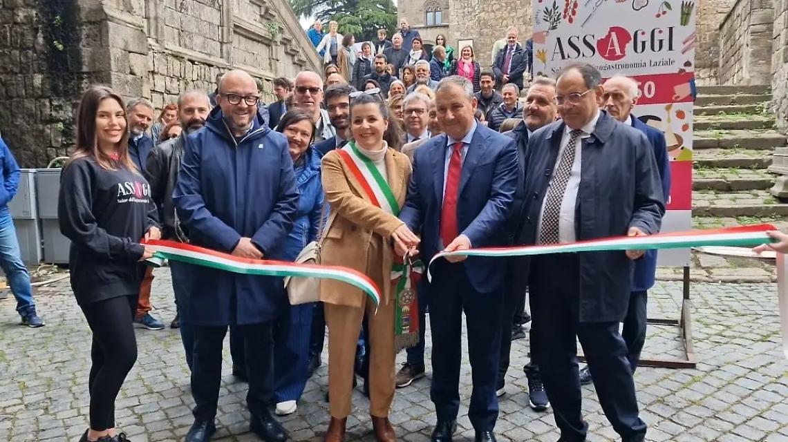 Si alza il sipario sul salone del gusto