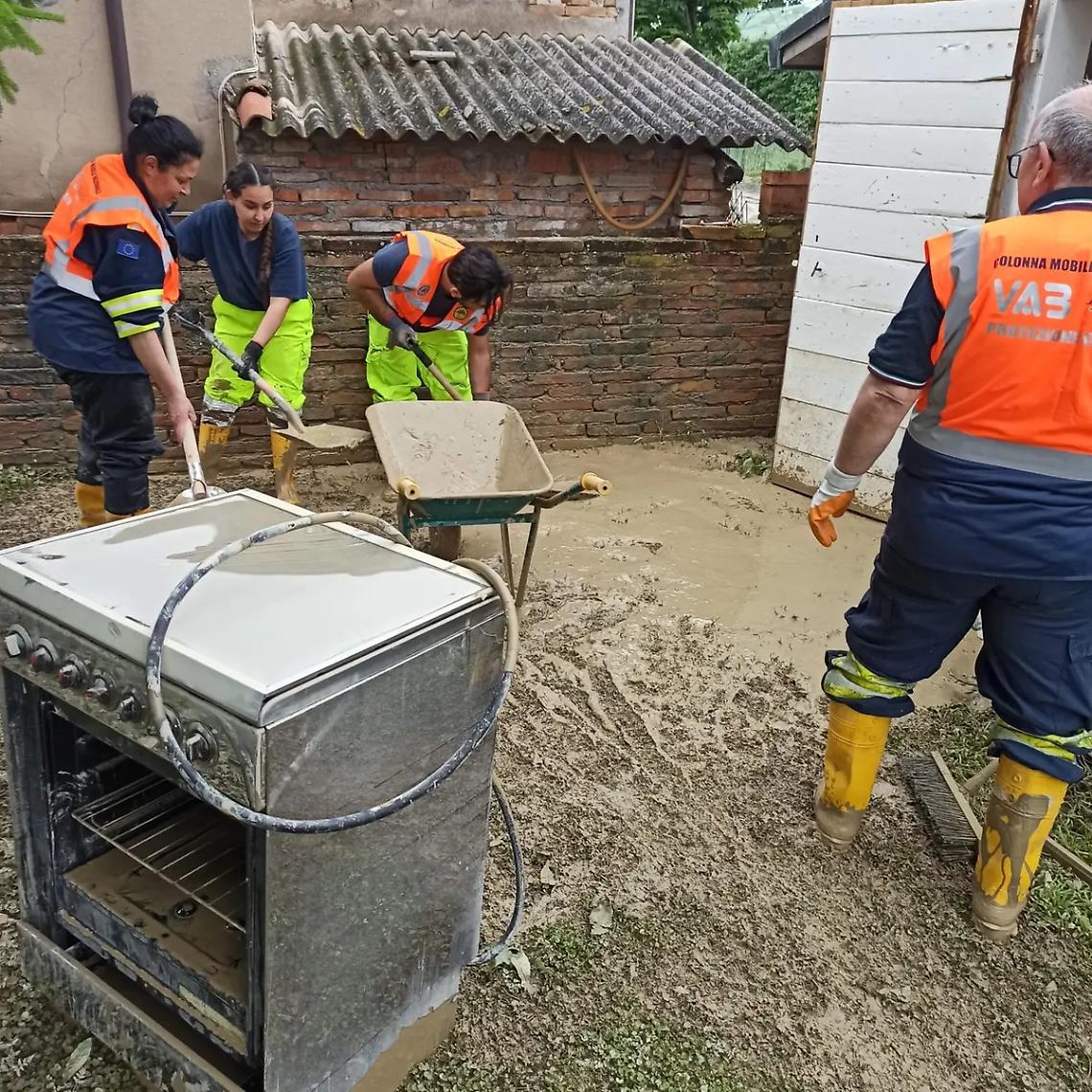Protezione civile Civitavecchia in prima linea in Emilia: la testimonianza su Newsroom