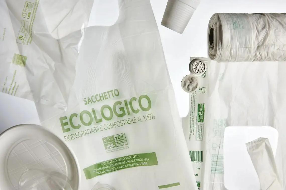 Bioplastiche compostabili, vola il riciclo: obiettivo 2030 gi&agrave; superato