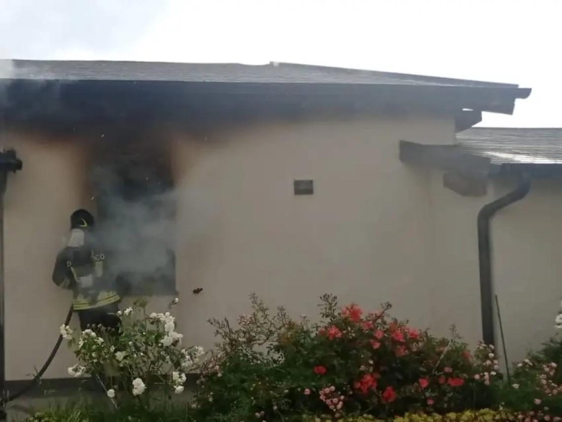 Incendio in una villetta: muore un gatto