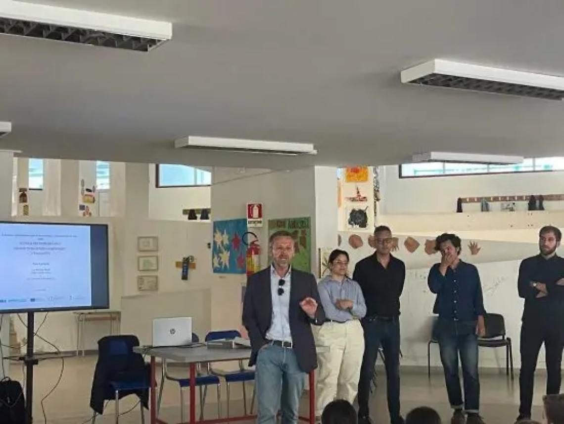 Bartolacci: &laquo;Vi presento la nuova scuola media&raquo;