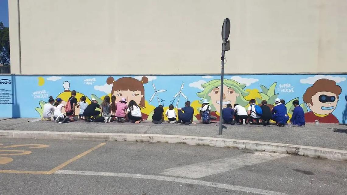 Un murale anti-smog alla scuola Madonnella