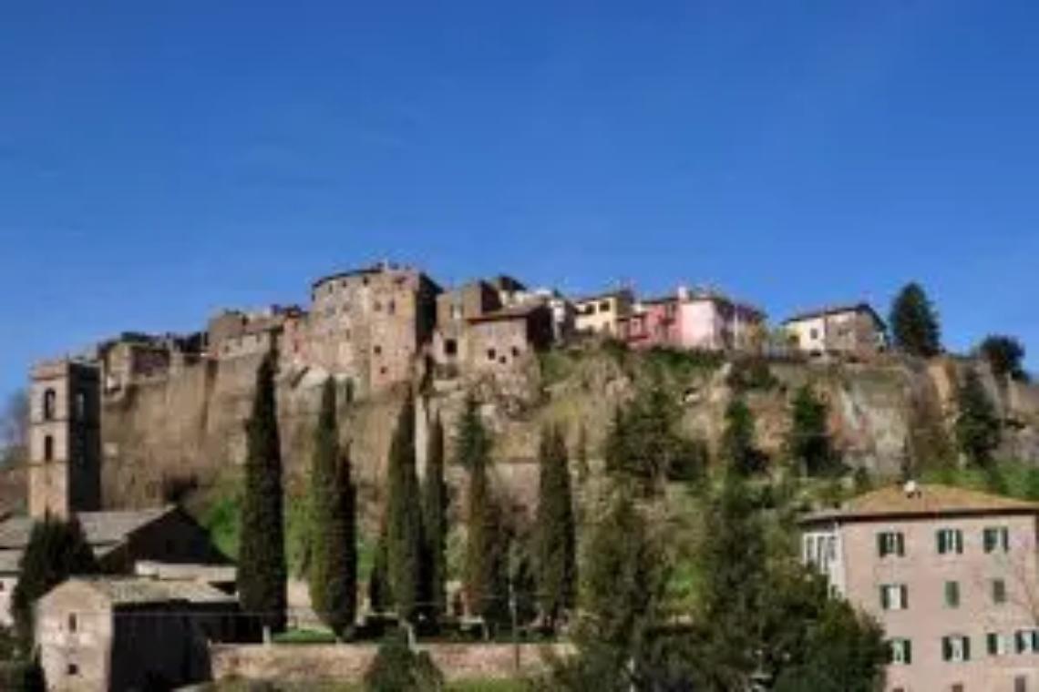 &laquo;Il Comune non ha esposto bandiere a mezz&rsquo;asta&raquo;